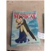 Image 2 : 2x Hard Cover Books, 7 The New Yorker, Hollywood Musical 