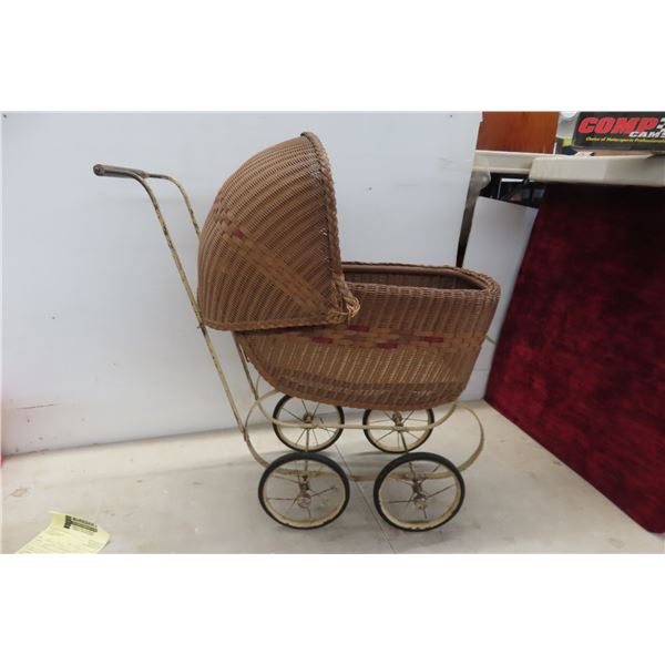 1930s Wicker Style Duel Carriage 
