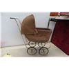 Image 1 : 1930s Wicker Style Duel Carriage 