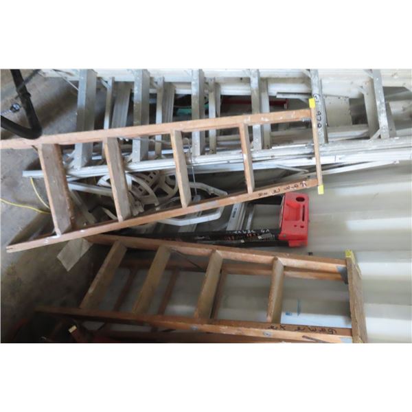2 x Wood Stepladder