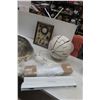 Image 1 : 2 New Blinds 21"W, Slauch Bar Clock, Light Fixture