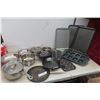 Image 1 : Bakingware, Cookie Sheets, Muffin Pans, Pots + Pans +