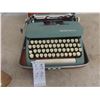 Image 2 : Smith-Corona Manual TypeWriter