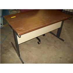 METAL DESK