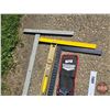 Image 2 : Carpenters Combo : Dry Wall Squares (2), 4ft Level, Framing Square, Handsaws (Set of 3)
