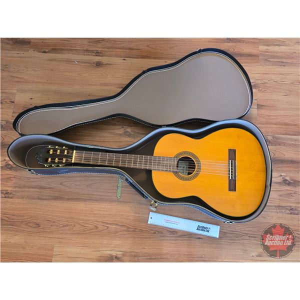 Suzuki Model SC240 Acoustic Guitar w/Carry Case