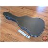 Image 6 : Suzuki Model SC240 Acoustic Guitar w/Carry Case