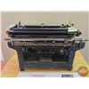 Image 7 : Antique Underwood Standard No. 5 Typewriter