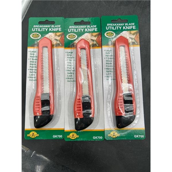 Three GK700 Breakaway Blade Utility Knives with Retractable Feature