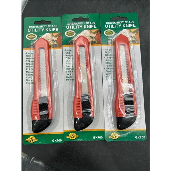 Three GK700 Breakaway Blade Utility Knives with Retractable Feature