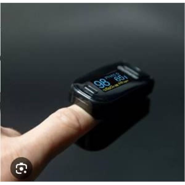 Fingertip Pulse Oximeter With SpO2 and PR BPM Monitoring