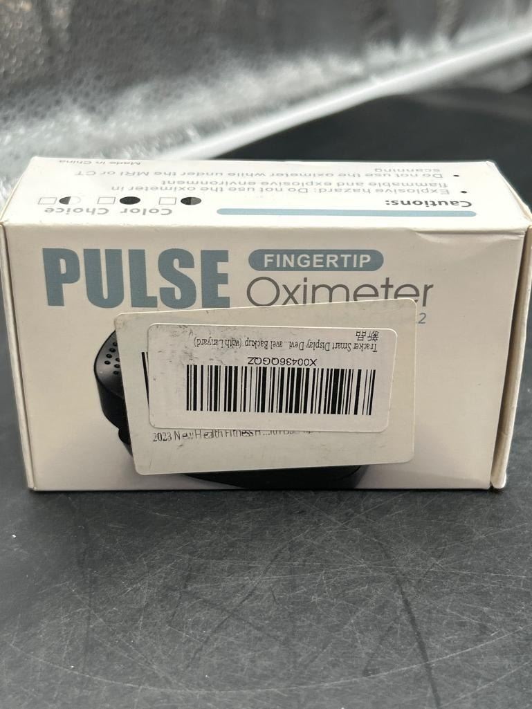 Fingertip Pulse Oximeter With SpO2 and PR BPM Monitoring