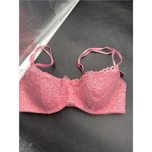 B.tempt’d 30D Pink Lace Bra With Adjustable Straps