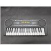 Image 2 : 37-Key Electronic Keyboard with Built-in Speakers