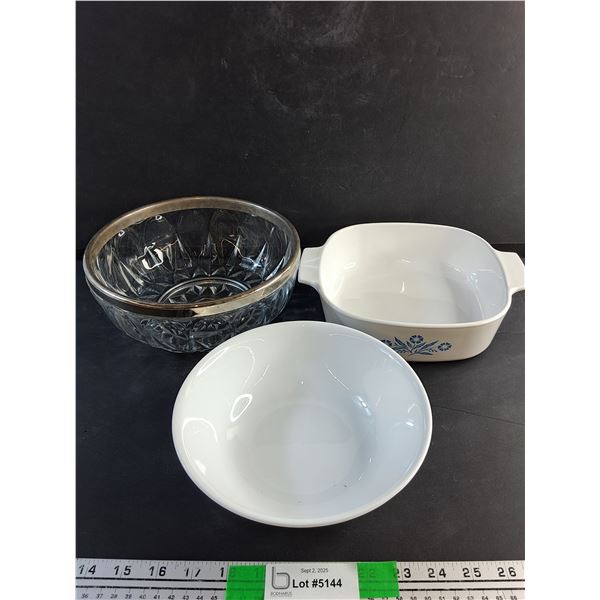 Corning Ware Baking Dish, 9" Ceramic & Glass Bowls