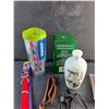 Image 2 : Igloo Cup, Babooleaf Green Liquor Bottle, Pet Collars, Lighted Push-button