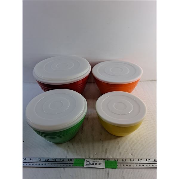 (4) Melamine Bowls with Lids