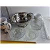 Image 4 : Strainers, Ceramic Mugs, Glass Dishes, Serving Tray