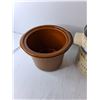 Image 4 : 10″ Knitted Design Crock Pot As-Is