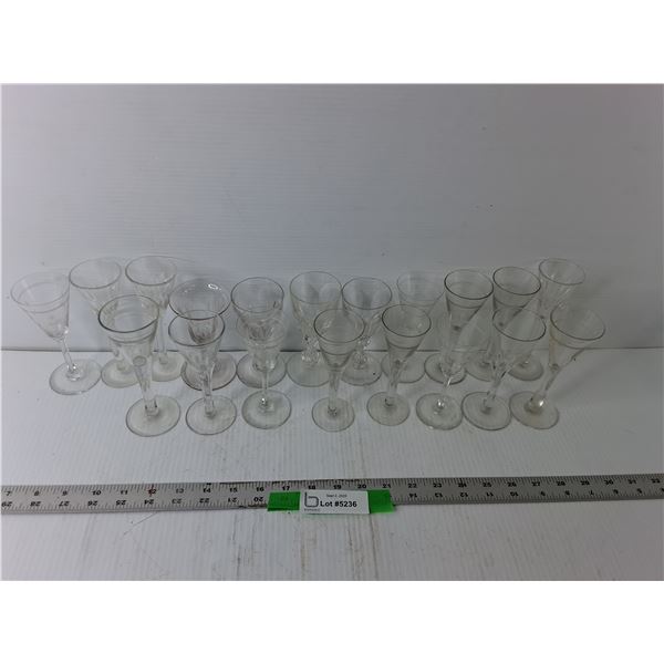 (19) 1oz Glasses