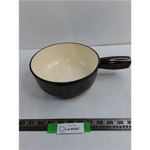 Swissmar 9″ Enameled Cast Iron Handled Sauce Pan