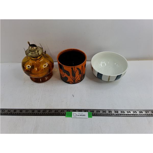 7″ Kerosene Lamp, 5″ Orange Ceramic Bowl, 7″ White Ceramic Bowl