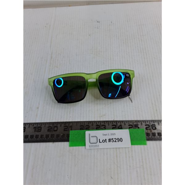 Pair of Green Spy + Sunglasses Cannot Authenticate