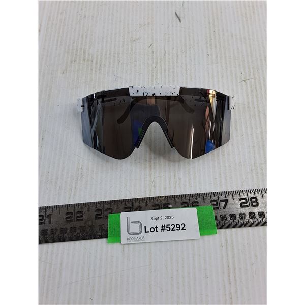Pair of White Pit Vipers Cannot Authenticate