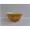 Image 2 : Gold Butterfly PYREX Bowl 2.5L Oven and Microwave Safe
