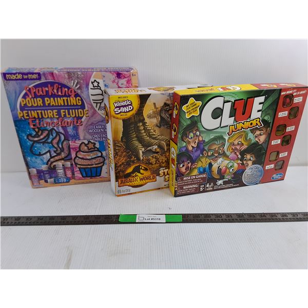 Sparkling Pour Painting, Kinetic Sand Jurassic World, Clue Junior