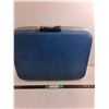 Image 1 : Blue Velvet Inside Luggage Case