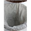Image 2 : 24″ Wicker Basket With Lining -  PICK UP ONLY