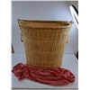 Image 2 : 24″ Wicker Laundry Basket With Lining -  PICK UP ONLY