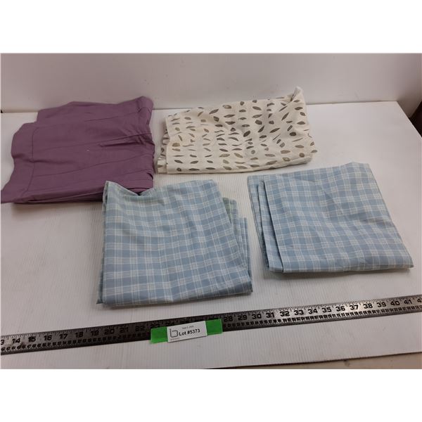 (4) Kitchen Linens up to 40″