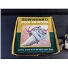 Image 2 : Vintage Townsend Fish Skinner-NOS