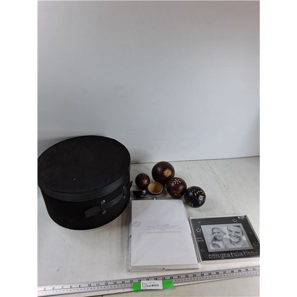 Black Box, Note Cards, Picture Frame 6'' x 4'', (5) Decorative Sphere - As Is
