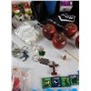 Image 5 : (2) Casserole Dishes, (4) Freezer Packs, (3) Keychains, Misc - As Is