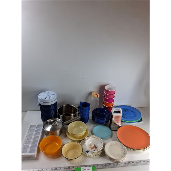 (2) Pots, (4) Mugs, Assorted Bowls, Misc - As Is