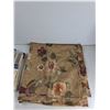 Image 3 : (2) Curtains, Table Cloth - As Is