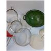 Image 3 : (7) Strainers, (2) Funnels, Mixing Bowl