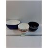 Image 1 : (3) Metal Enameled Mixing Bowls - Assorted Sizes