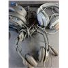 Image 4 : (3) Headphones - As Is