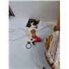 Image 3 : 20″ Wooden Lamp (Bulb Not Included), 19″ Wicker Basket, Misc