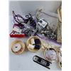 Image 3 : Lot of Misc Sewing Products, Buttons, Needles, Thread, 15x10″ Sewing Box