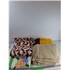 Image 1 : (4) Blankets (Beige 46x58", Red/Yellow 48x60", Green 90x72", Orange/Brown 70x40")