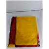 Image 3 : (4) Blankets (Beige 46x58", Red/Yellow 48x60", Green 90x72", Orange/Brown 70x40")