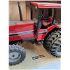 Image 2 : ERTL International Replica 1/16 Scale Die-Cast Tractor