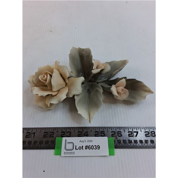 Capodimonte Italian Porcelain Table Ornament