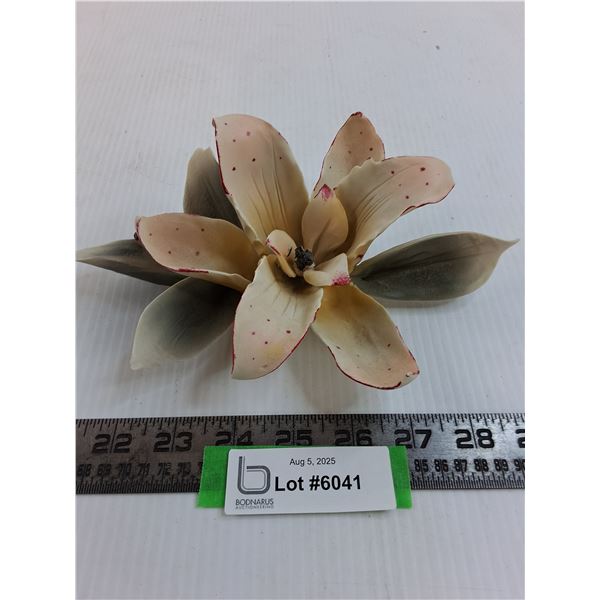 Capodimonte Italian Porcelain Table Ornament