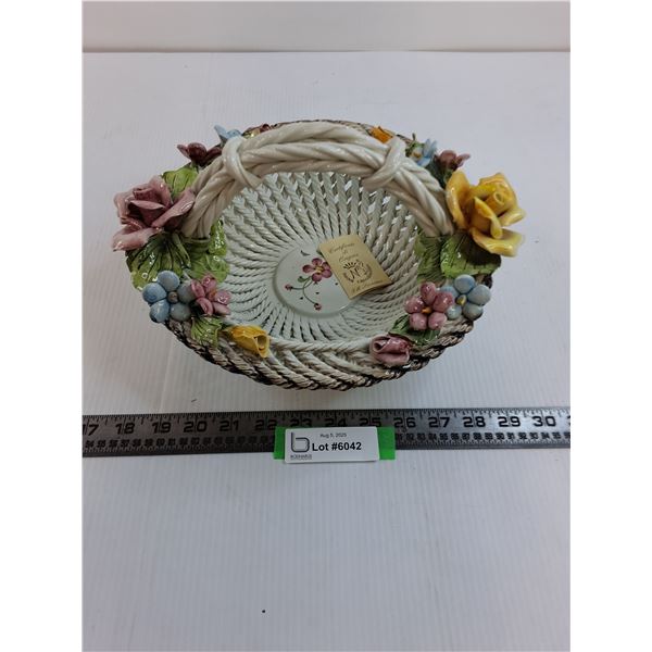 Capodimonte Italian Porcelain "Basket" Table Ornament - 6.5" Tall